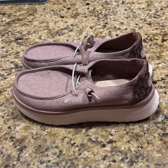 Hey Dude Women's Sneakers in Dusty Pink - Picture 4 of 6
